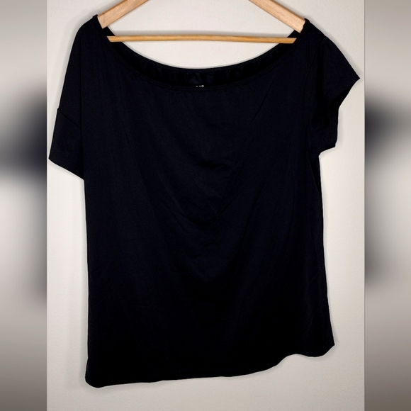 torrid Tops - Torrid Active scoop neck black short sleeve shirt 00 women's size 10 M/L